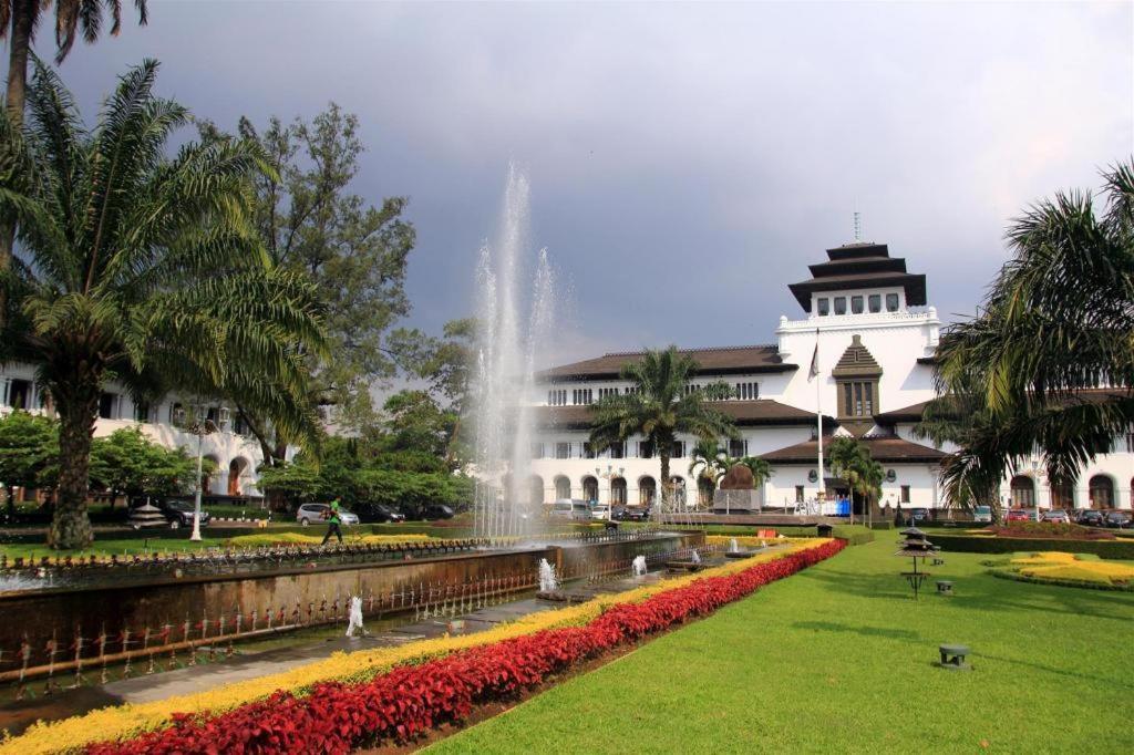 Hotel Cemerlang Bandung Exteriér fotografie